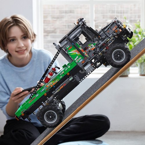 LEGO® Technic 42129 Le camion d’essai 4x4 Mercedes-Benz Zetros