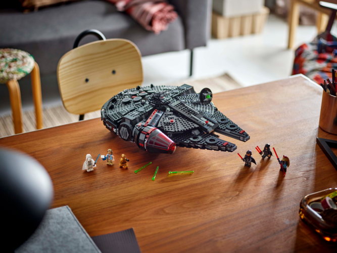 LEGO® Star Wars™ 75389 Falcon întunecat