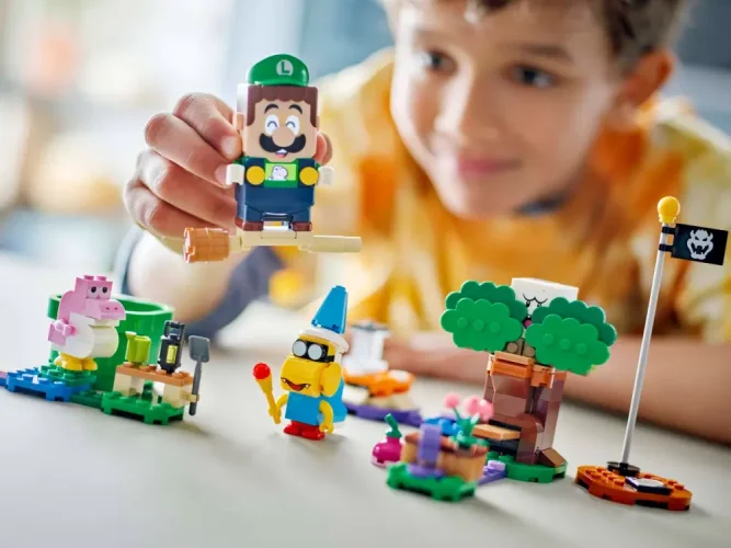 LEGO® Super Mario™ 71440 Przygody z interaktywną figurką LEGO® Luigi™