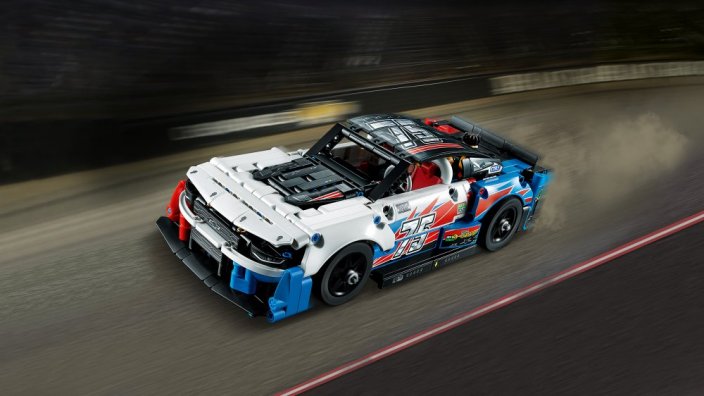 LEGO® Technic 42153 Chevrolet Camaro ZL1 NASCAR® Next Gen