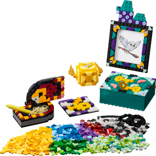 LEGO® DOTS 41811 Roxfort™ asztali szett