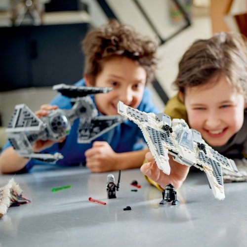 LEGO® Star Wars™ 75348 Le chasseur Fang Mandalorien contre le TIE Interceptor™