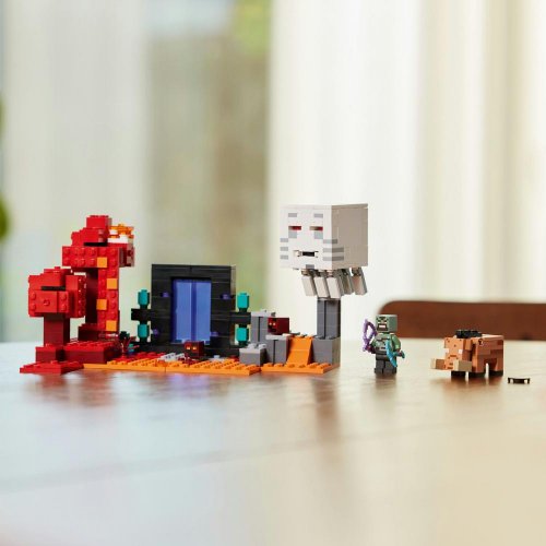 LEGO® Minecraft® 21255 Hinderlaag bij het Nether-portaal