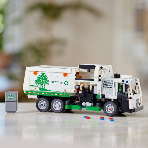 LEGO® Technic 42167 Mack® LR Electric vuilniswagen