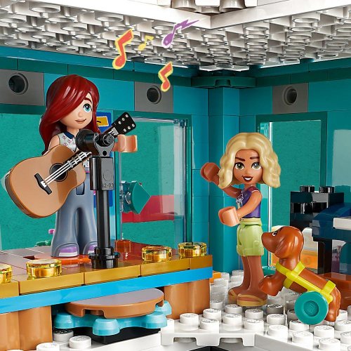LEGO® Friends 41748 Le centre collectif de Heartlake City
