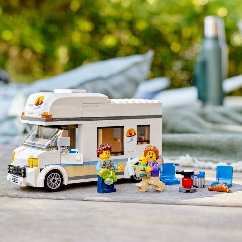 LEGO® City 60283 Lakóautó nyaraláshoz
