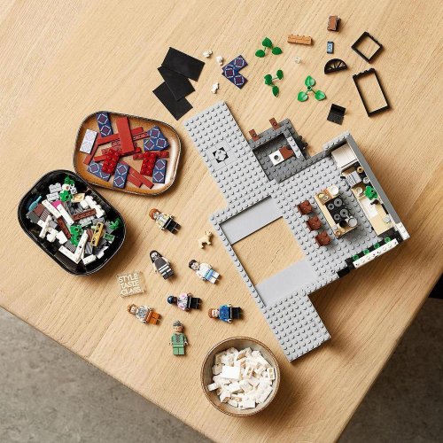 LEGO® Icons 10291 Queer Eye - Mieszkanie Fab Five - uszkodzone opakowanie