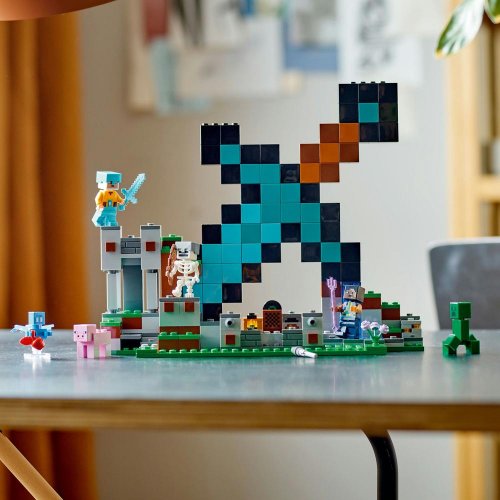 LEGO® Minecraft® 21244 Uitvalbasis Zwaard
