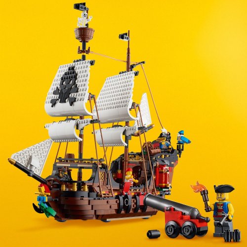 LEGO® Creator 3-in-1 31109 Pirátska loď - poškodený obal