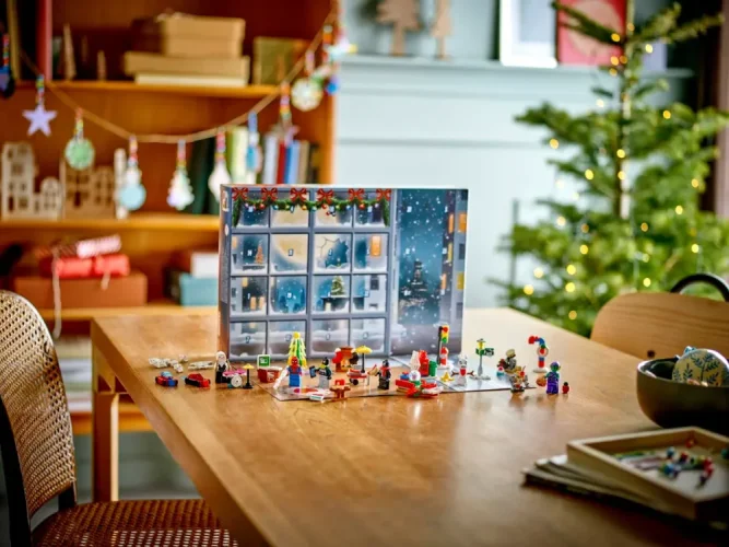 LEGO® Marvel 76293 Calendar de advent Omul Păianjen 2024