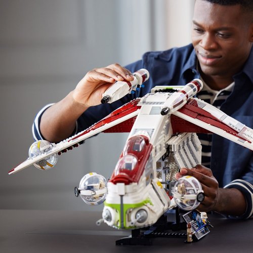 LEGO® Star Wars™ 75309 L’hélicoptère de combat de la République